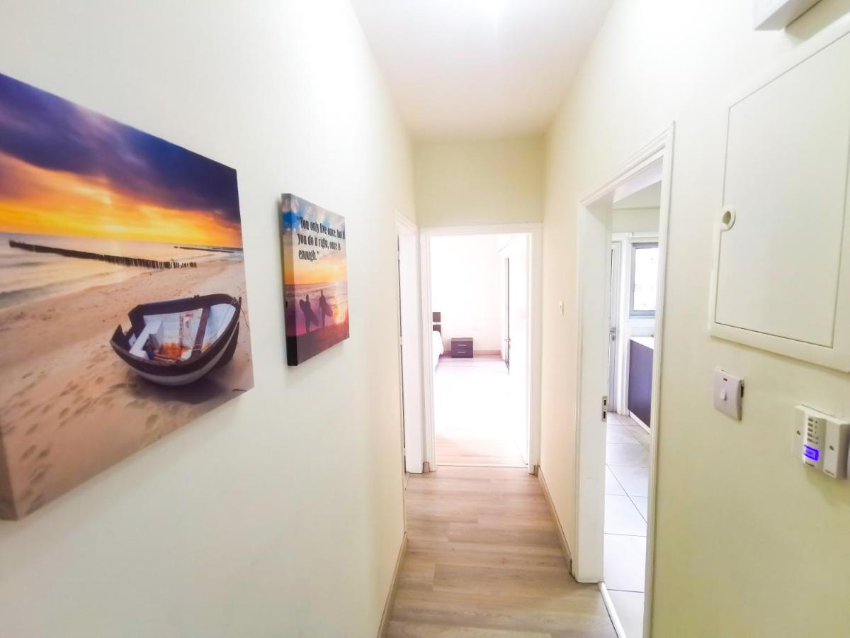 Beach-A-Holic Apartment, 2 Min Distance From Larnaca Marina 外观 照片