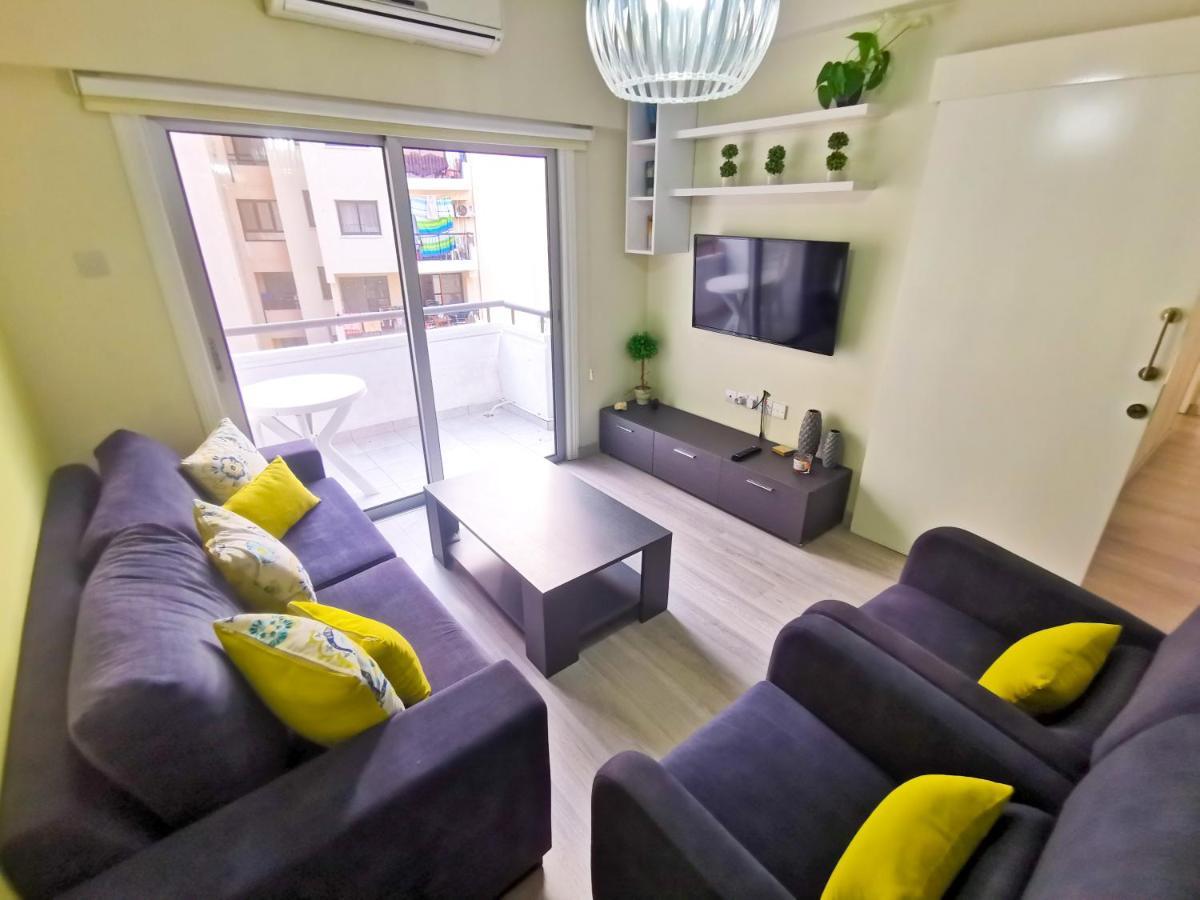 Beach-A-Holic Apartment, 2 Min Distance From Larnaca Marina 外观 照片